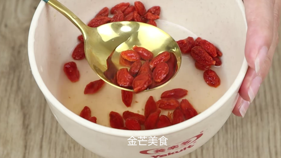 今天才知道，白醋泡枸杞作用真是厉害，解决不少人烦恼，涨知识了