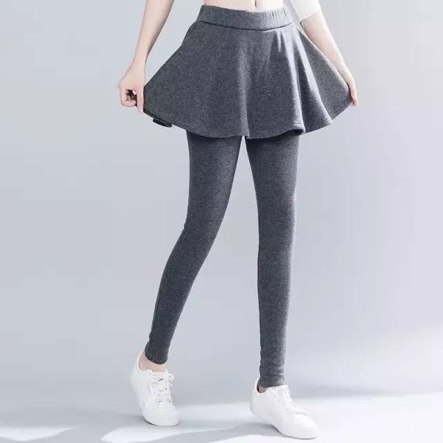 冬天穿裙子得穿丝袜，麻烦！今年流行穿裙裤，一件就搞定，特保暖