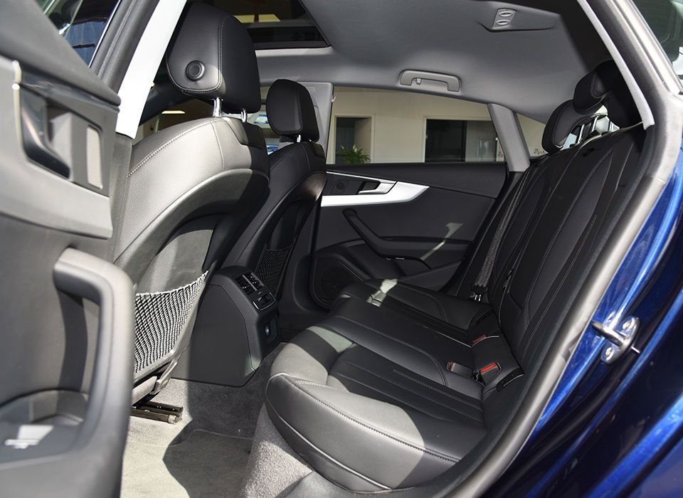 无框车门 溜背造型 到店实拍全新奥迪A5 Sportback