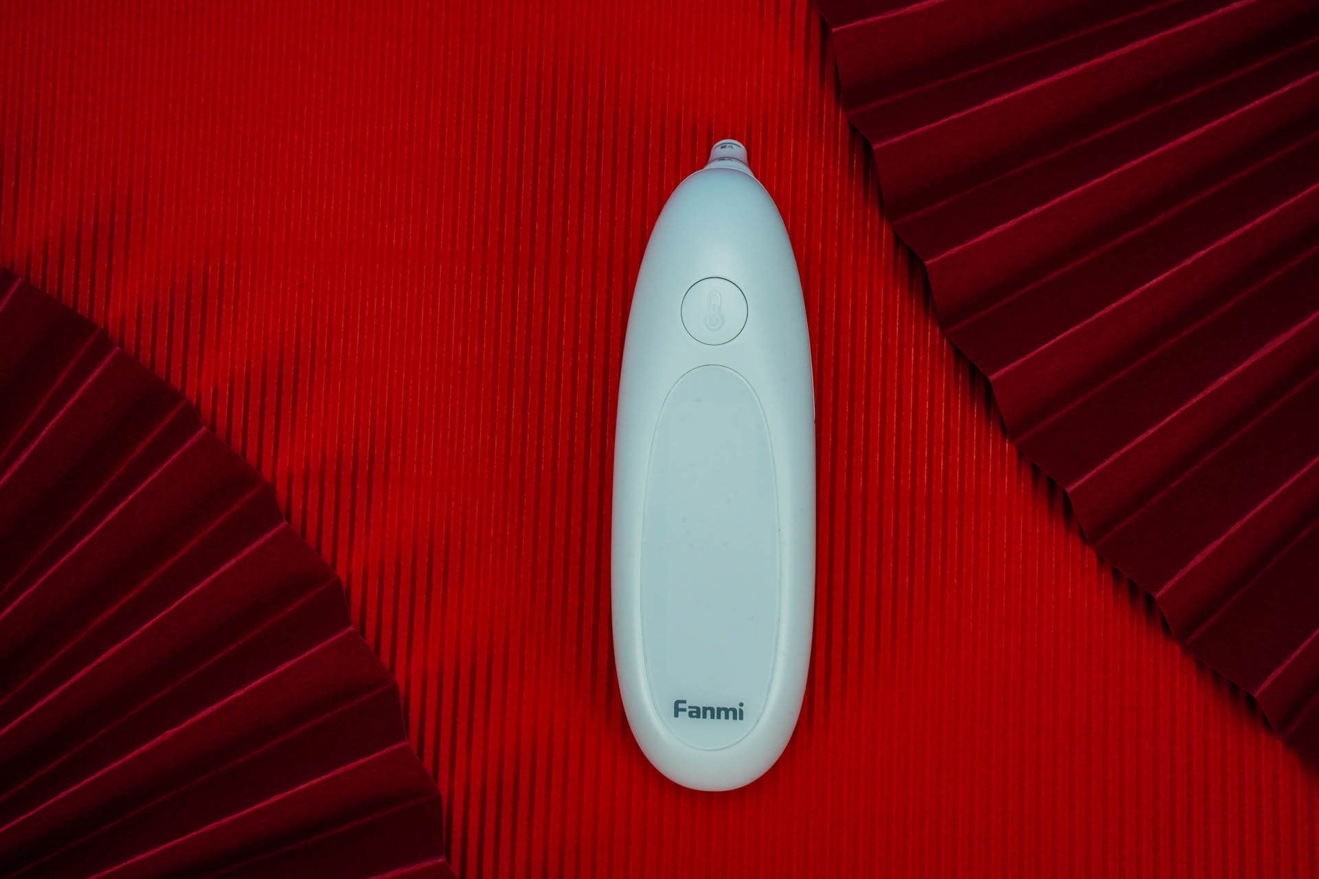 凡米耳温枪（发光版）：一秒测量，显示精准，晚上也能用