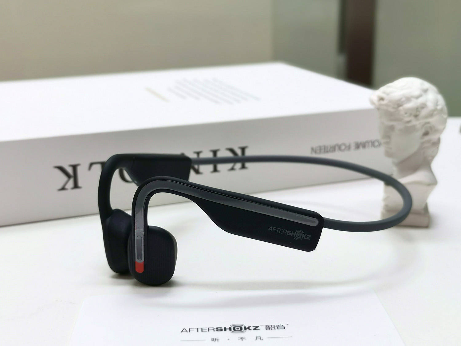 不漏音，才是真正的骨传导