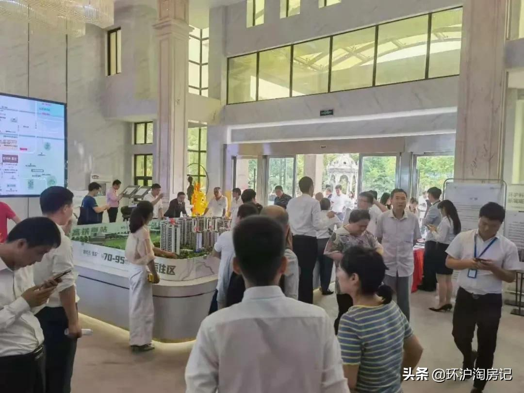 一房绑两车位，全城还抢不到！嘉兴楼市闹房荒的背后