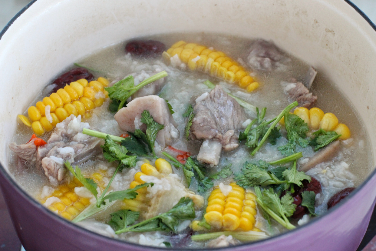 冬季常给家人煮这粥，绵软香滑营养十足，一碗下肚全身都暖和了