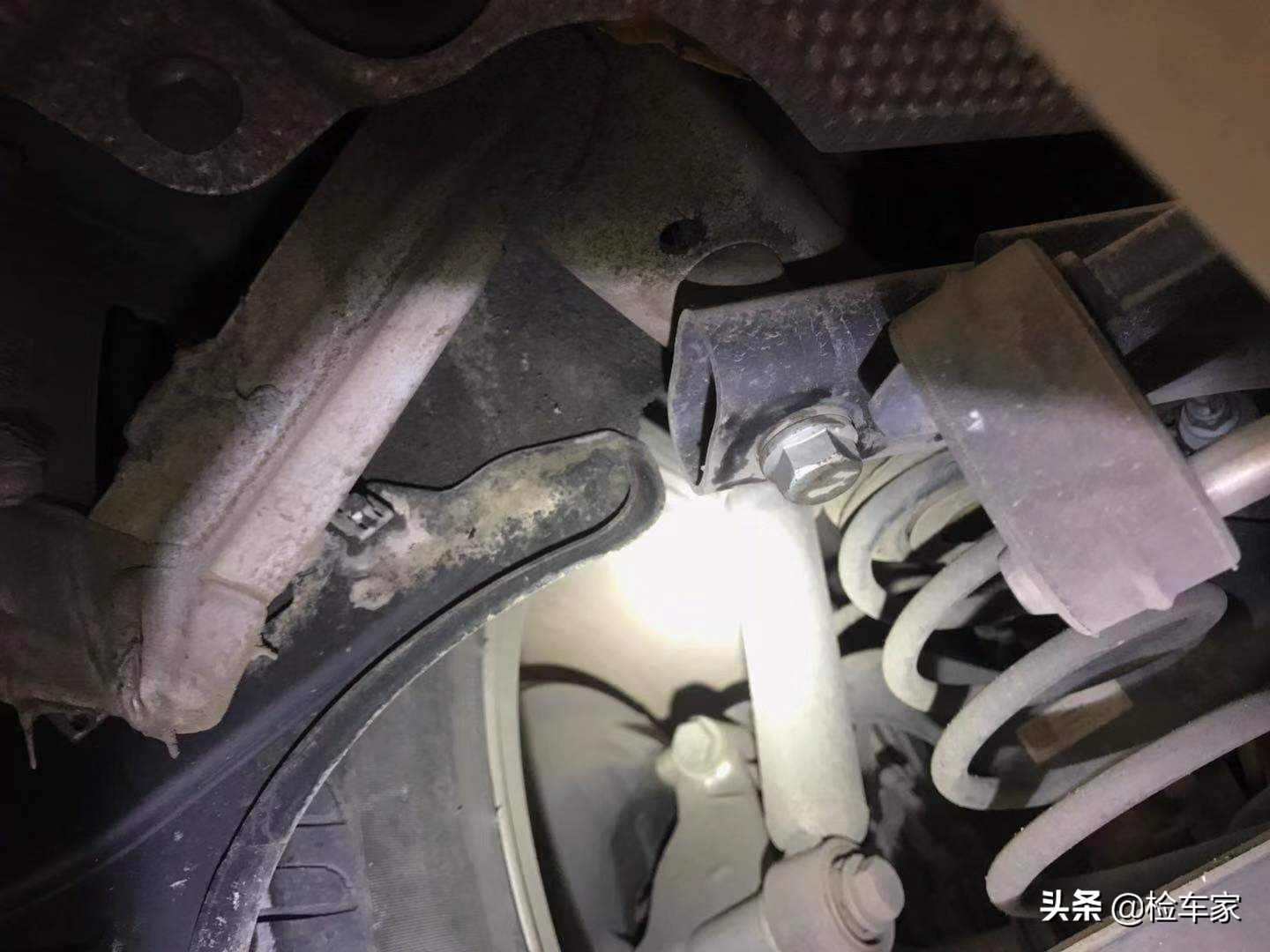 6年的大众尚酷要价13万，粉丝为何执意要买一辆事故车？