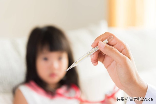 孩子半夜发烧？快速退烧方法家长必看