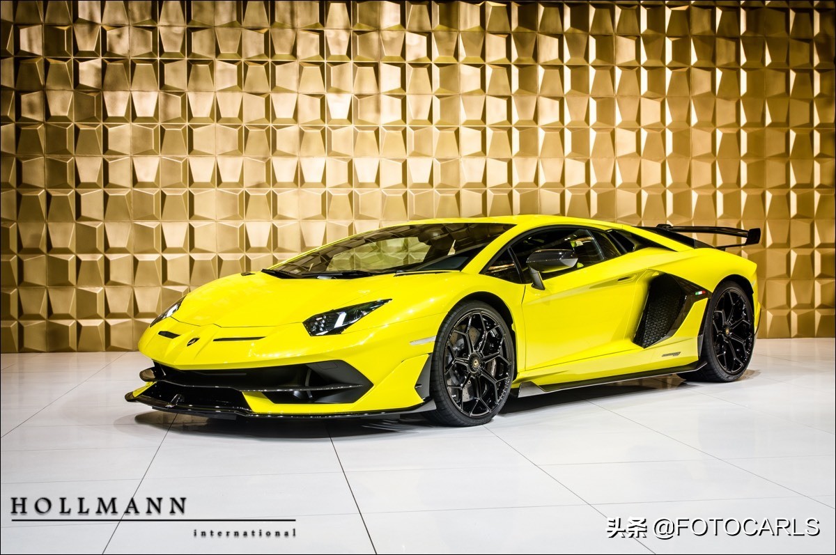 实拍</p><p>　　2019款兰博基尼 Aventador SVJ，770匹圈速之王，喜欢吗？
