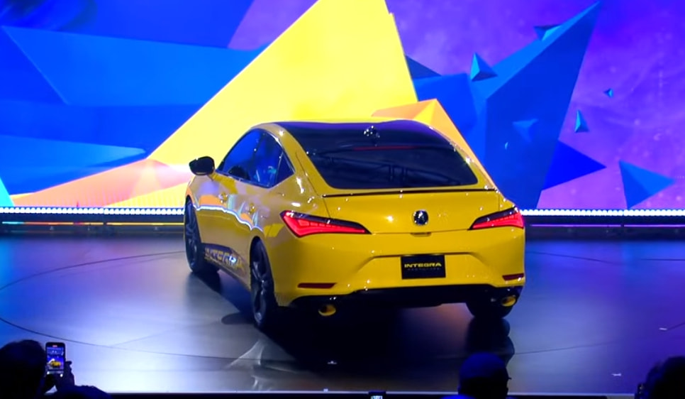 「汽车V报」小鹏全新SUV预告图发布；新款吉利缤越PHEV上市-20211112-VDGER