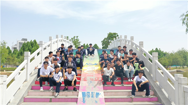 郑州市信息技术学校：打造岗课赛证全融通新模式 激发职业教育春之活力