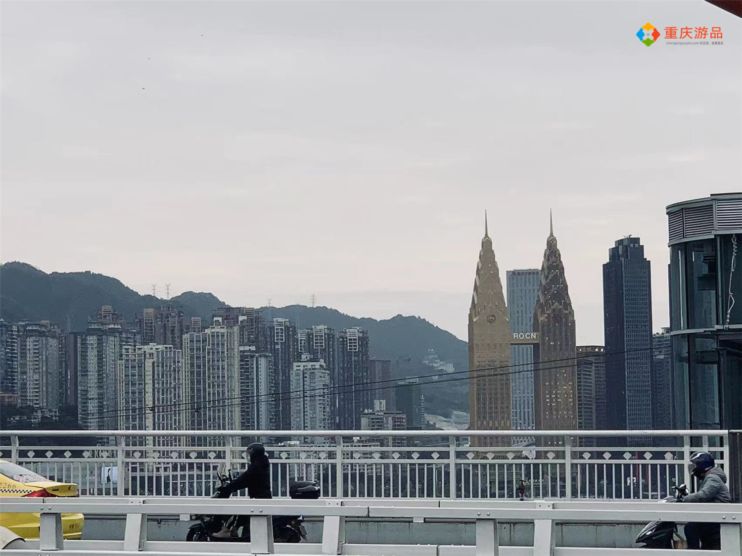 重庆又火了！300米观景步道却有19道拐，网友：不愧是山城