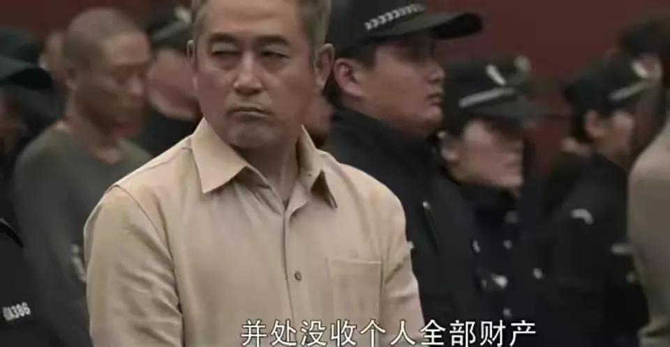 孙红雷和老婆主演的《扫黑风暴》火了，网友却在评论区呼唤丁嘉丽