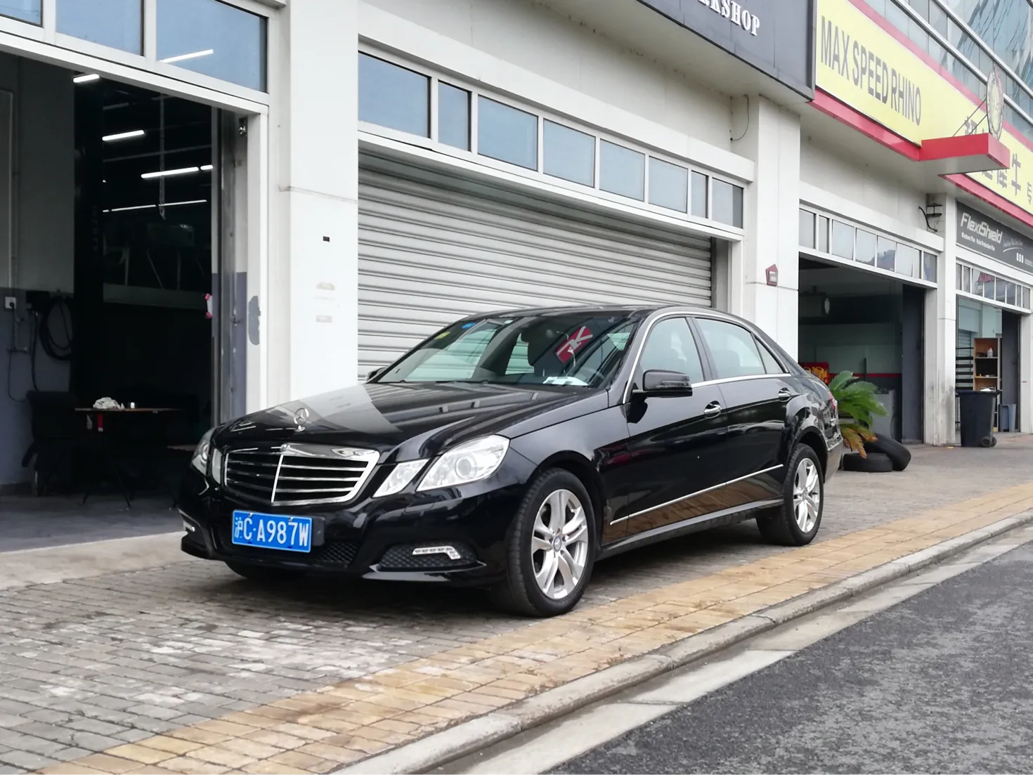 方灯E300L“辅助蓄电池故障”
