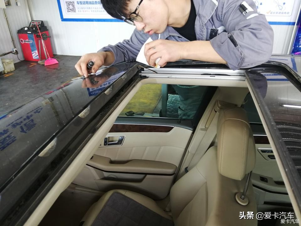 奔驰天窗漏水，夏季到了你的天窗排水系统检查了没？