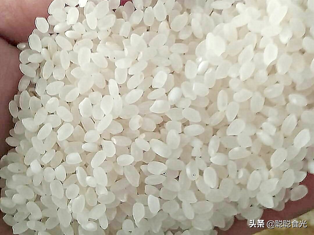 内行人买大米，不是越贵越好，认准米袋“3行字”，挑到优质好米