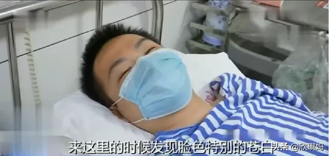 帅小伙每次排便都出血，医生说已经是大肠癌晚期，血掉了一半