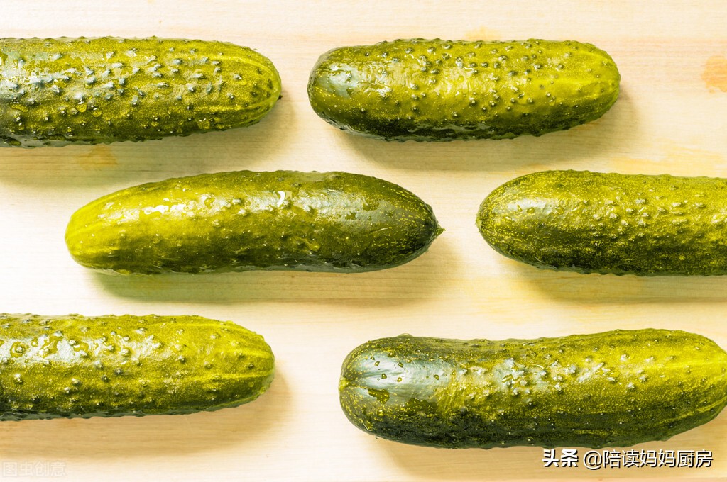 腌黄瓜怎样做才能又香又脆长久不坏呢？教你做的这个方法