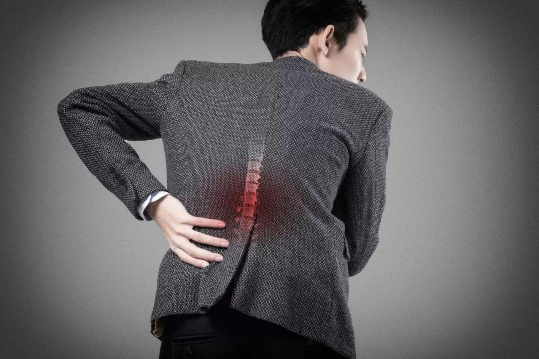 若总是感觉自己腰部和下肢酸痛，可能是患上了腰椎退行性病变