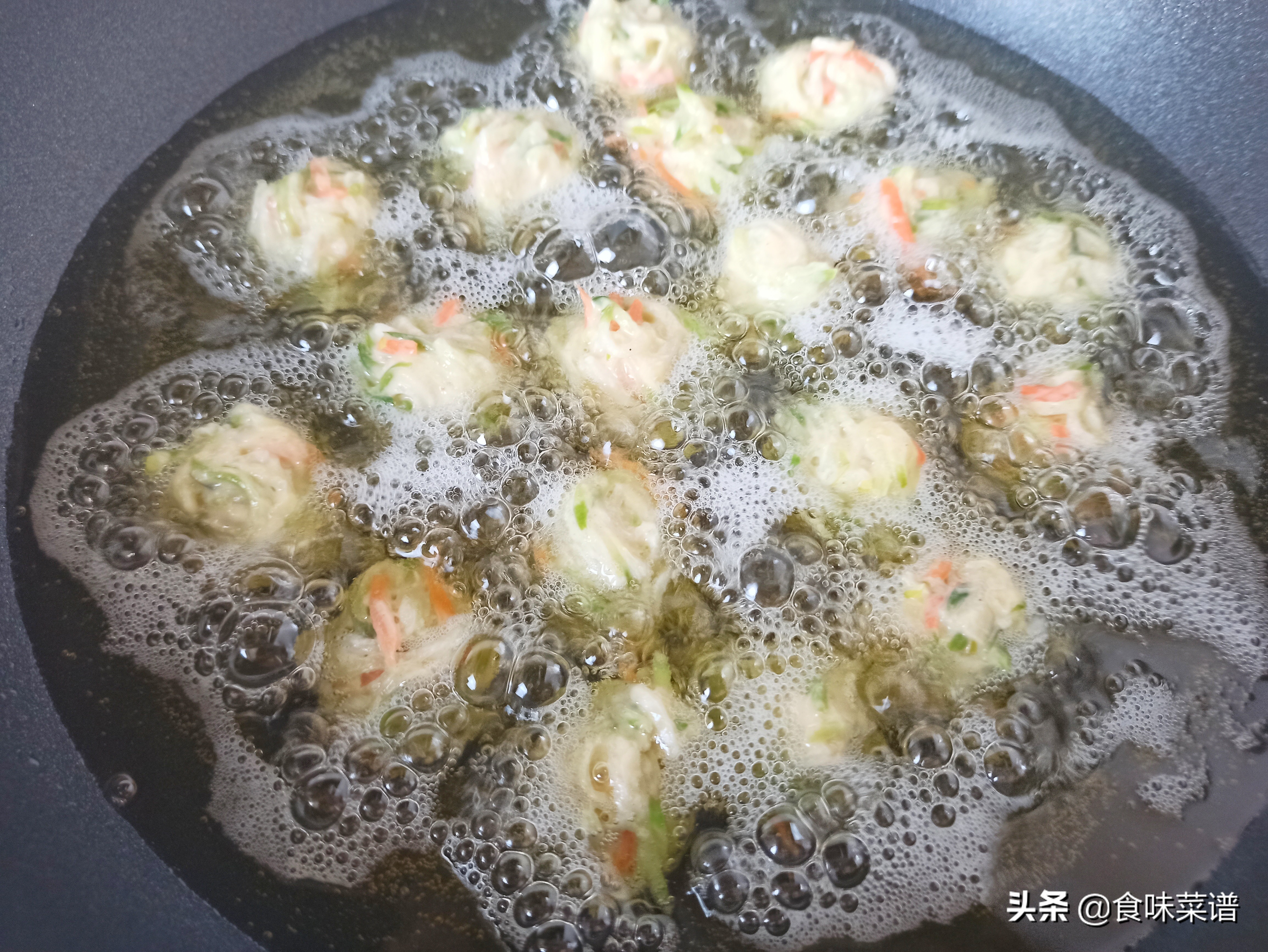 過年吃團圓飯，教你8種丸子的做法，寓意美滿，外酥里嫩家人愛吃