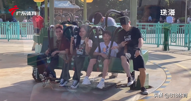 笑不活了!全红婵谢思埸为广东名嘴庆生,红姐双手合十虔诚闭眼许愿