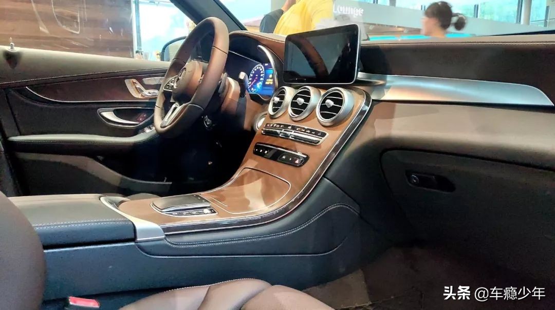 到店体验新款奔驰GLC 300 L，44.78万元你能买到什么？