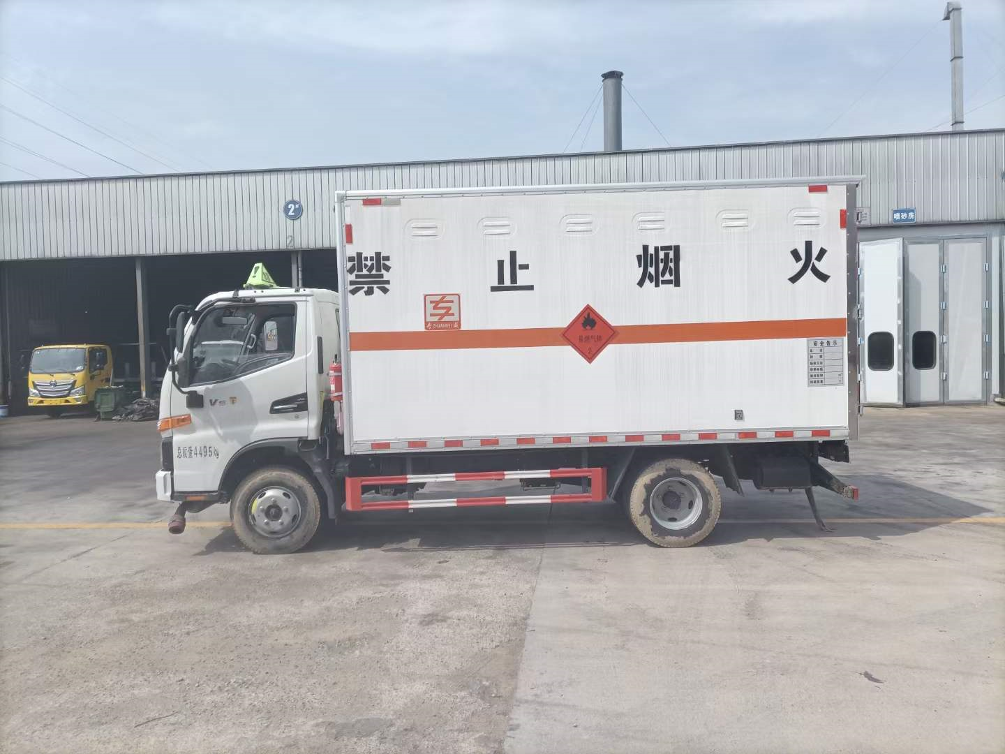 江淮系列危险品运输车推荐！江淮骏铃V5易燃气体厢式运输车