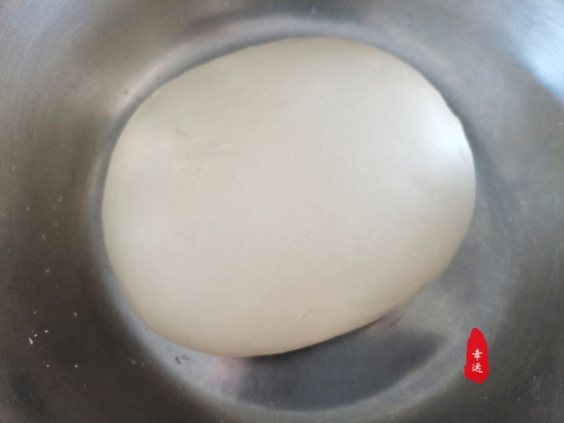 薄皮大馅的三鲜馅饺子，咬一口就能吃到虾仁，口感鲜香好解馋