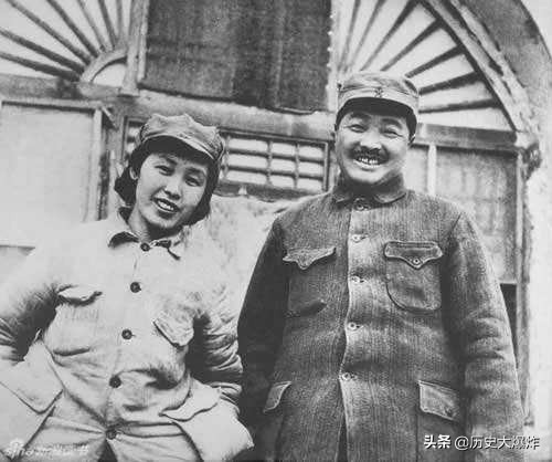 十大元帅的夫人中有四位参加了1955年授衔，而军衔最高的是她