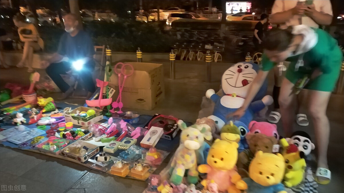 做生意没有店面要摆摊，要办营业执照和交税吗？合法吗？