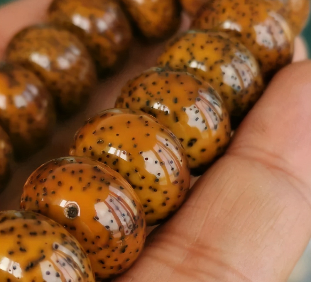 星月菩提子怎么盘(星月菩提包浆开片和原生态的区别) 第8张