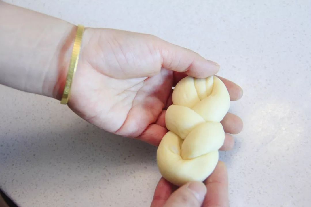 牛奶辫子面包，让你记起童年给你扎过麻花辫的她（他）