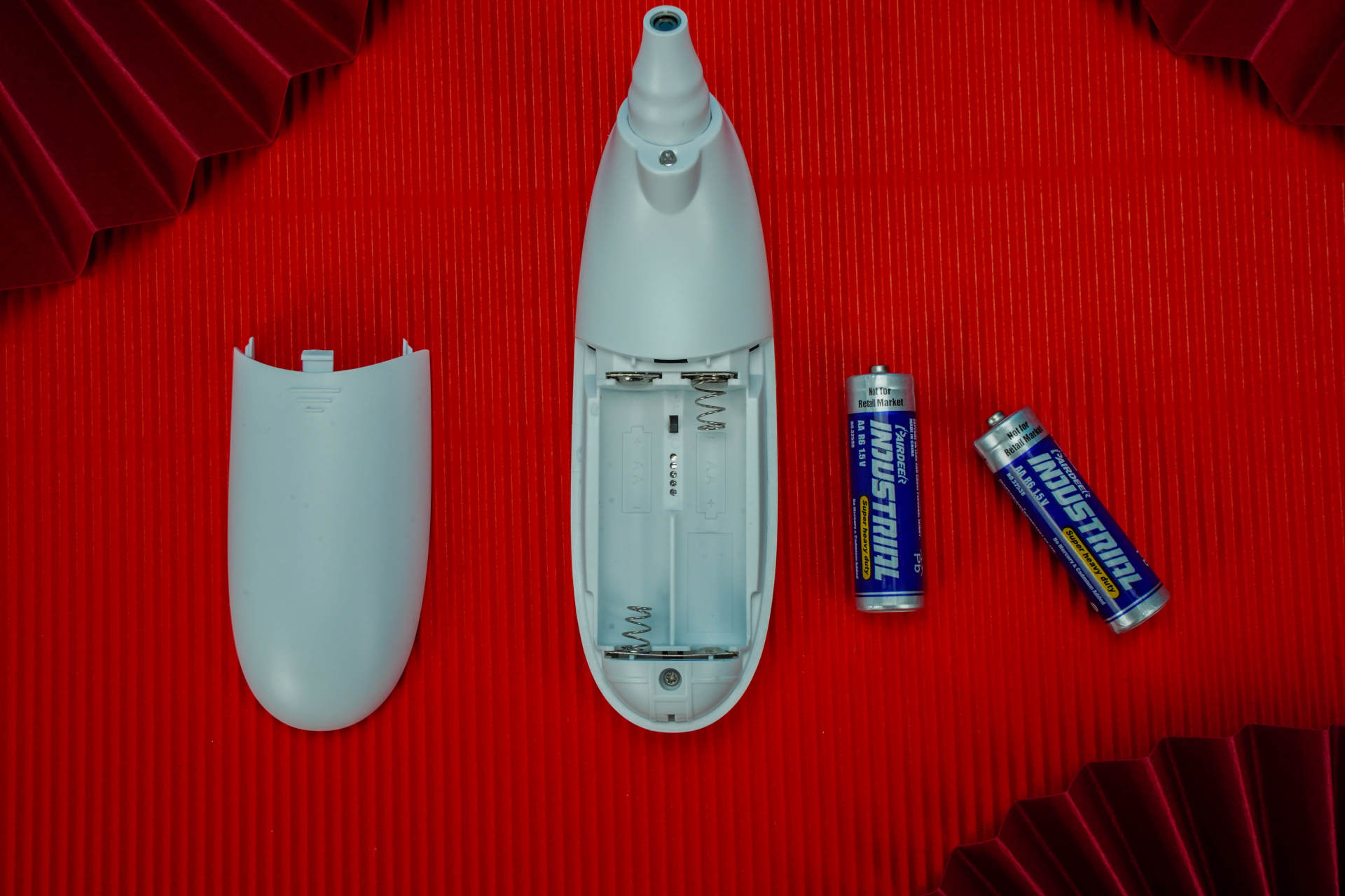 凡米耳温枪（发光版）：一秒测量，显示精准，晚上也能用