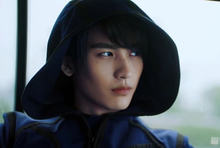 《重启极海听雷》是朱一龙等人主演的一部盗墓笔记系列的电影,很多人