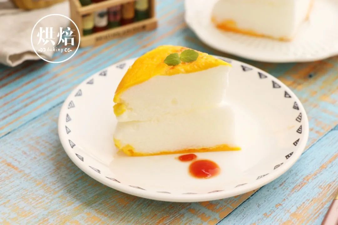 用平底锅煎了个蛋糕 播放量一不小心上了千万 软软呼呼像云朵