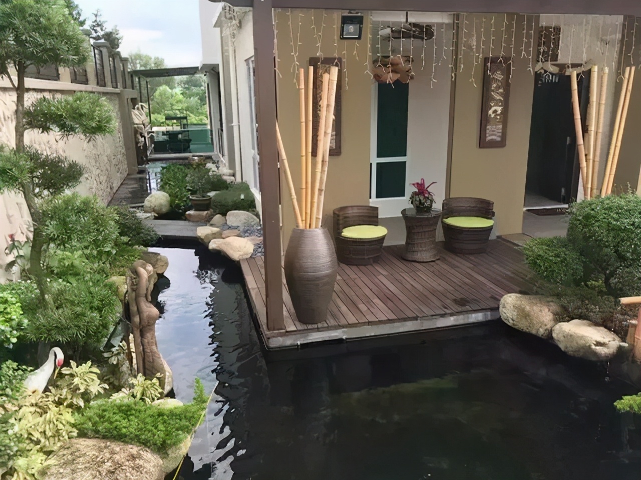 花园只有造个锦鲤鱼池，才能堪称最美庭院