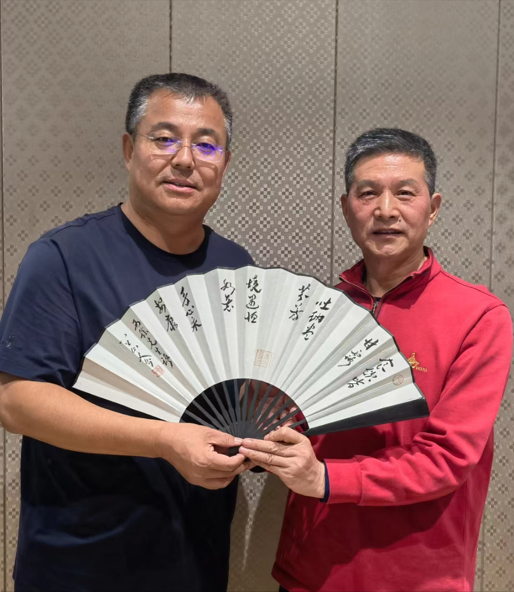 为王西胜先生书扇小记