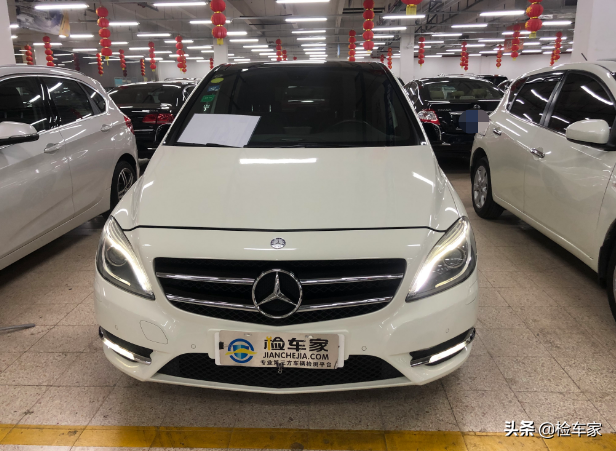 奔驰B级不受欢迎？13万买台奔驰B200，接送孩子也很“潮”