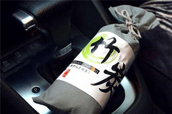 车内的异味从哪里来？这些东西都是臭味的源头，不能留着