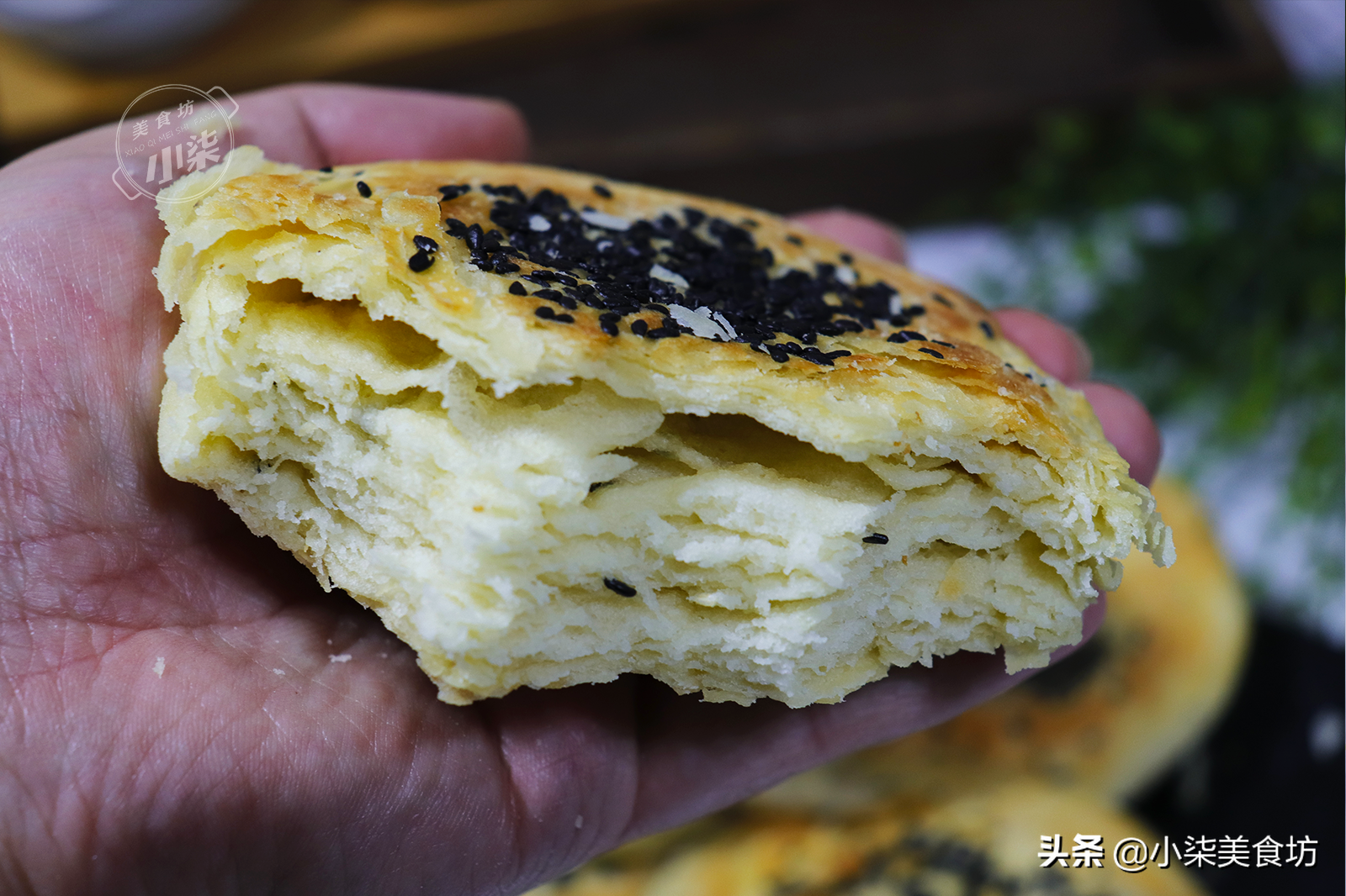 想吃酥掉渣饼，5分钟教会你，外酥里软又多层，一周吃7次都不嫌腻