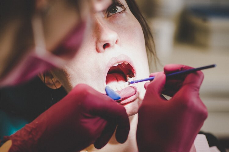 生姜、花椒治牙痛，小心适得其反！医生推荐了3种方法，不妨试试