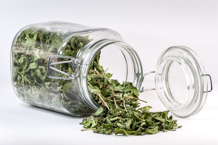 喝茶防癌还是致癌？喝茶不注意方式，增加癌症风险，2种茶别喝