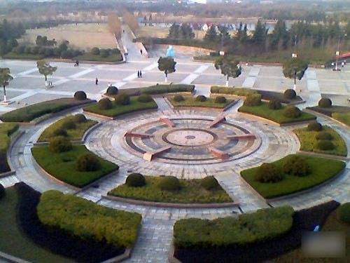 上大文学院之伏羲八卦花坛是如何回事？