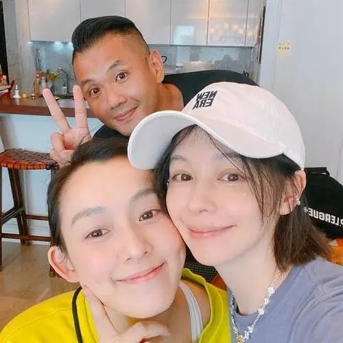 周杰伦好友狂批陈建州“兄弟出事逃超快”，徐若瑄也称认清某些人