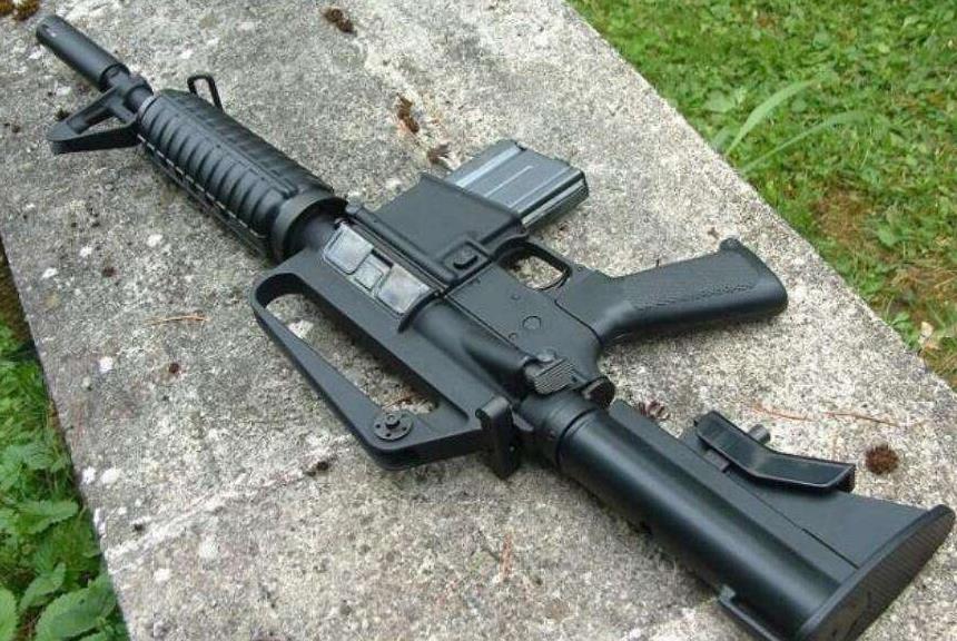 �����Ĳ�ǹ����ʷ�����ݷ�ǹ������˨���ֵ��ִ��Զ�����