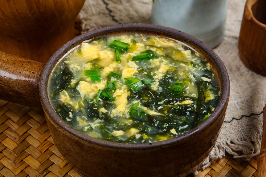 做紫菜蛋花汤，紫菜不用下锅煮，分享正确做法，汤鲜味美营养高