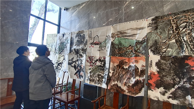 靖安金石世家书画家艺术村首办公益捐赠活动