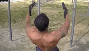 8个TRX训练动作帮你打造强壮上肢