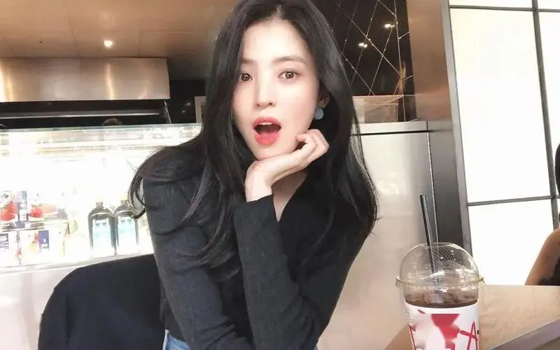 靠SHINee的MV出圈,后击败全智贤成广告女王,却被亲妈欠债坑惨