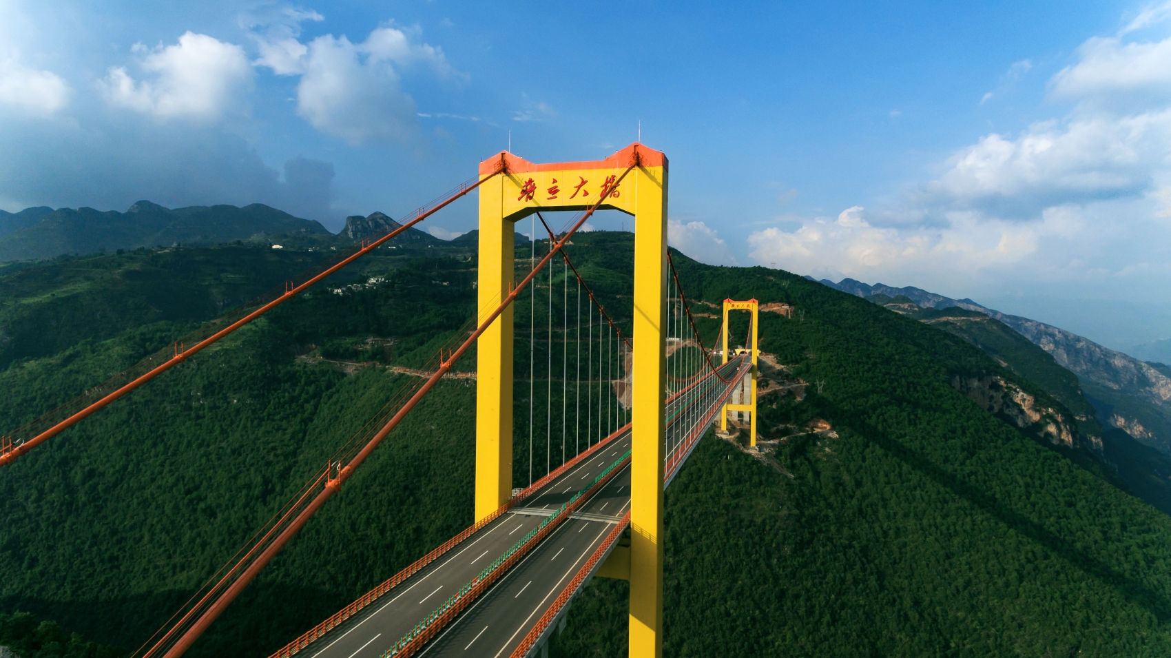 盘点全球十大最高桥梁,八个都出自我国?基建狂魔再露实力