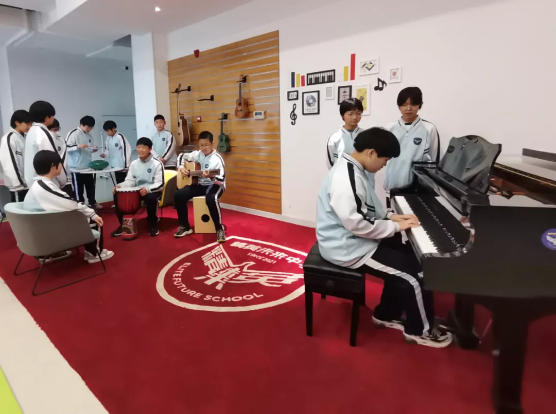 邯郸市精英未来中学“第二课堂”办得有声有色，校园变为成长乐园