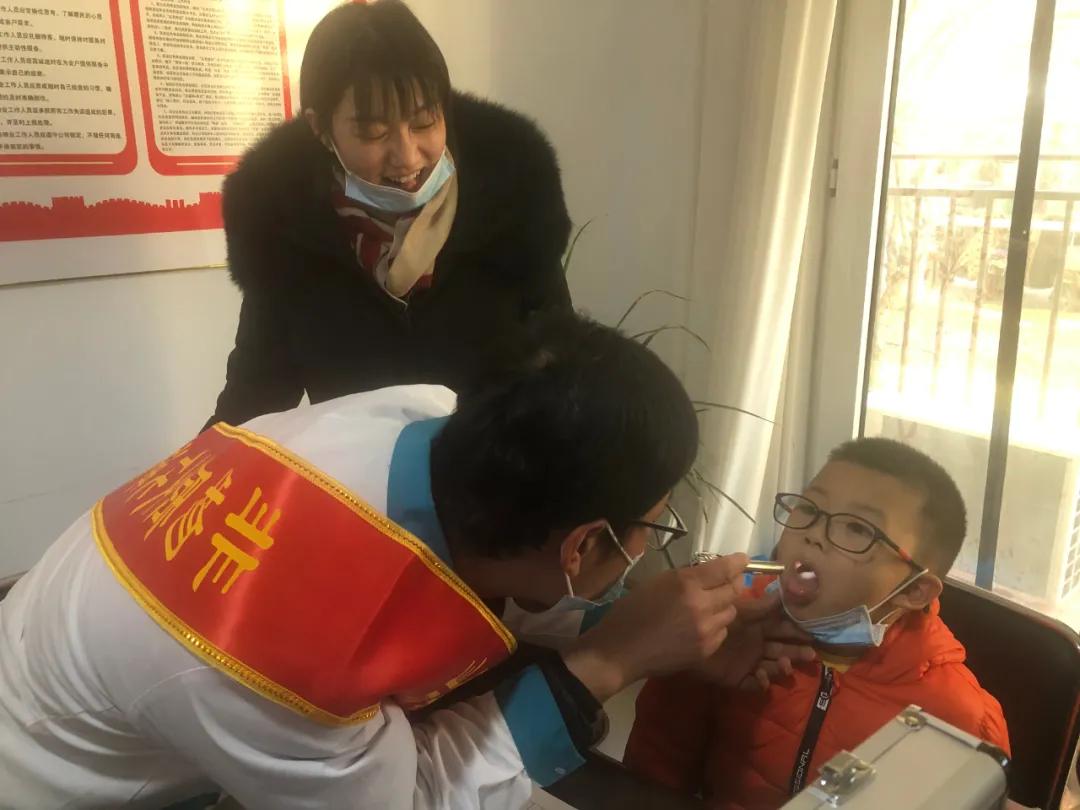 潍坊中医药非遗传承中心专家团中经世纪城社区义诊成功举办