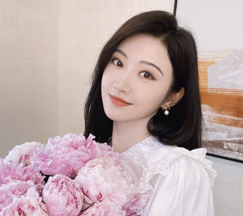 "天生富贵相"的7位女明星,天生一脸福气,个个都好命,真玄学_女人网